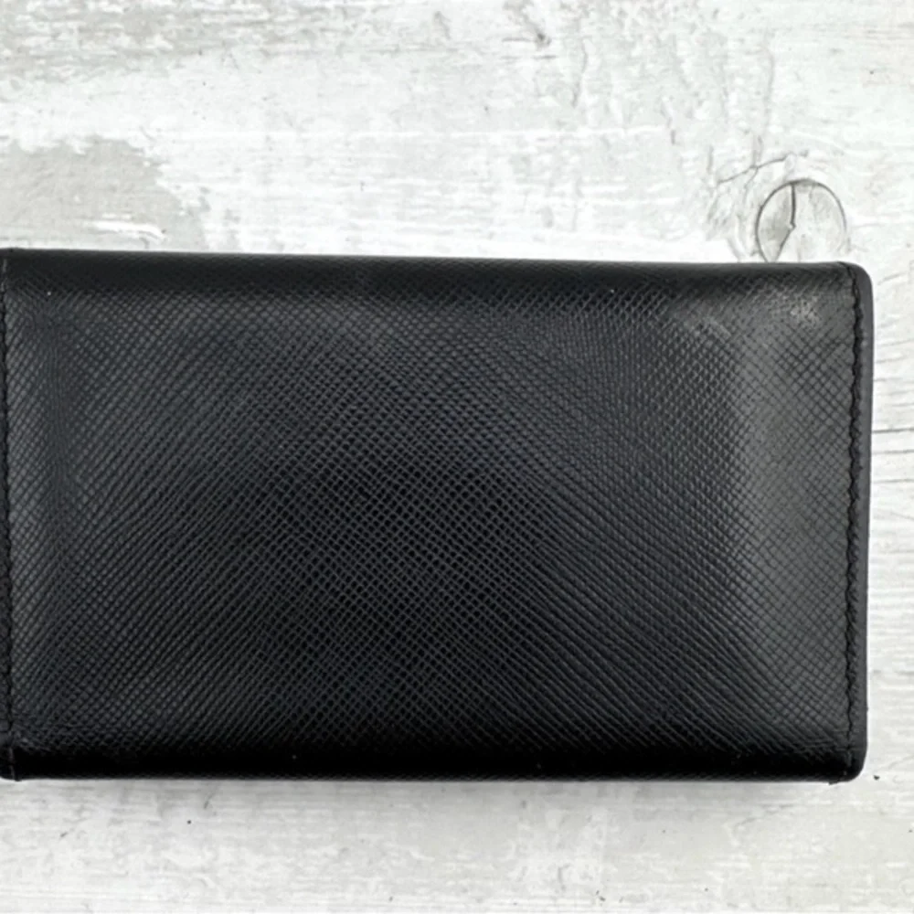 AUTHENTIC Prada Saffiano Metal 6 Key Holder. Black.